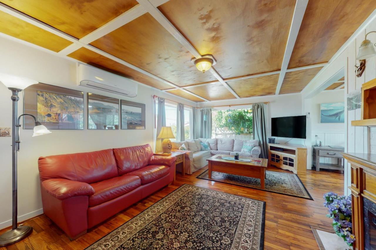 Coastal Breeze Villa Depoe Bay Exterior photo