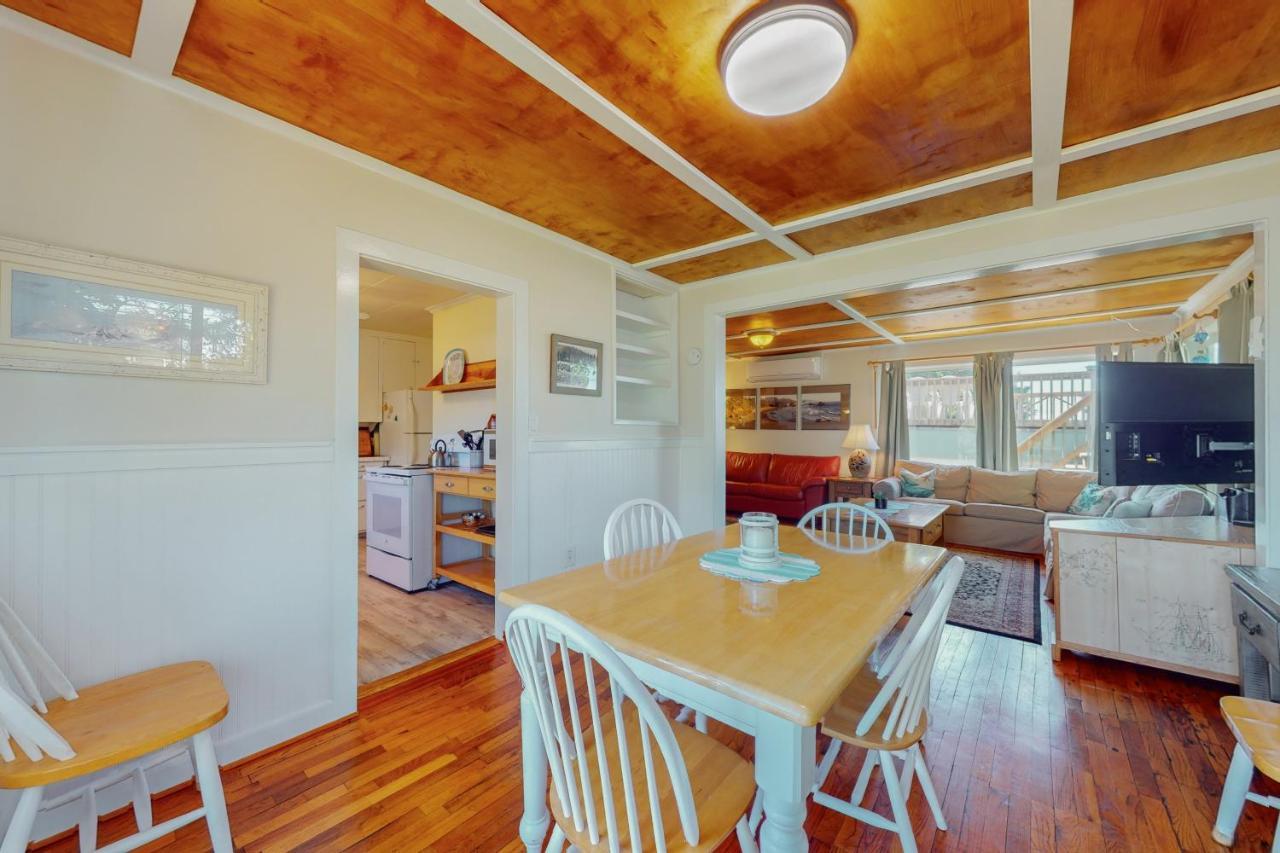 Coastal Breeze Villa Depoe Bay Exterior photo
